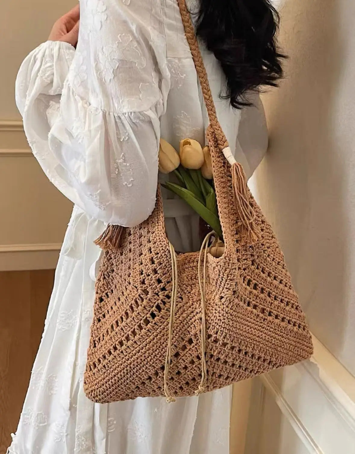 New Casual Style Woven Bag Beach Vacation Package Lazy Wind Straw Weaving Tote Bag Tassels Fashion